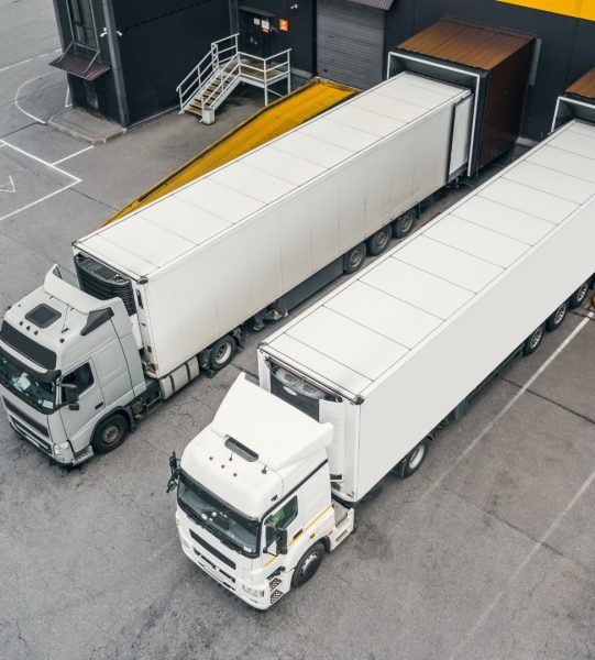 trucks-in-the-distribution-hub-2025-01-07-22-14-11-utc trucks-in-the-distribution-hub-2025-01-07-22-14-11-utc